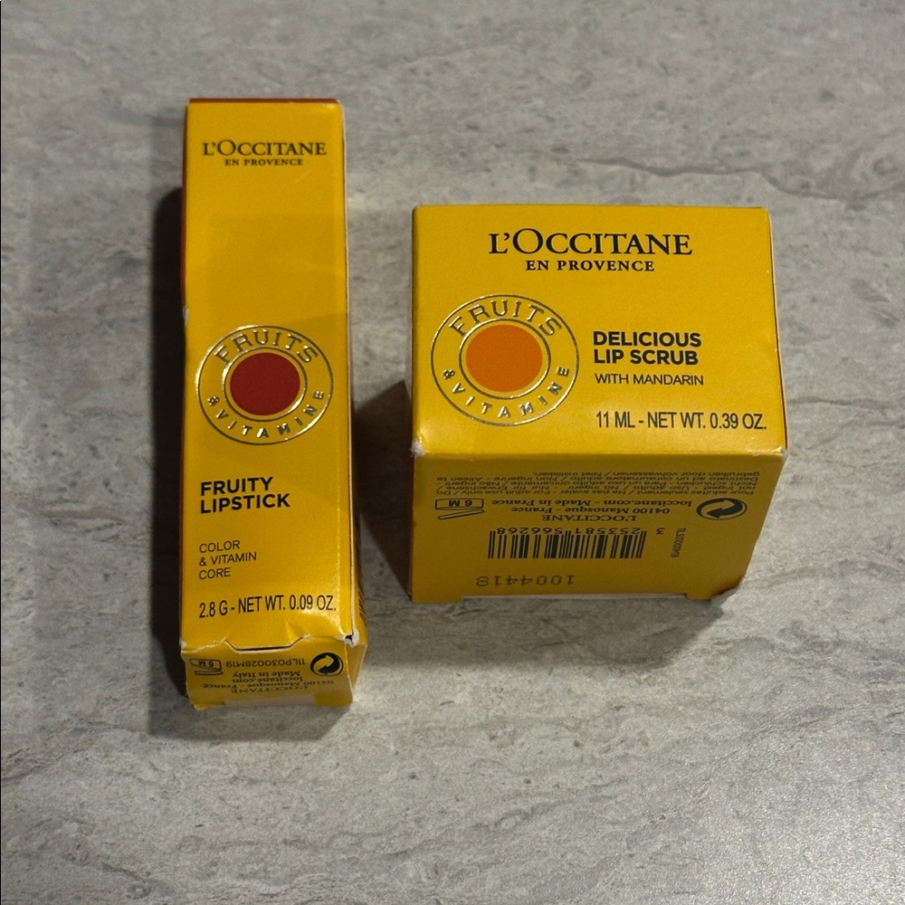 L'OCCITANE Mandarin Lip Scrub in Vibrant Yellow